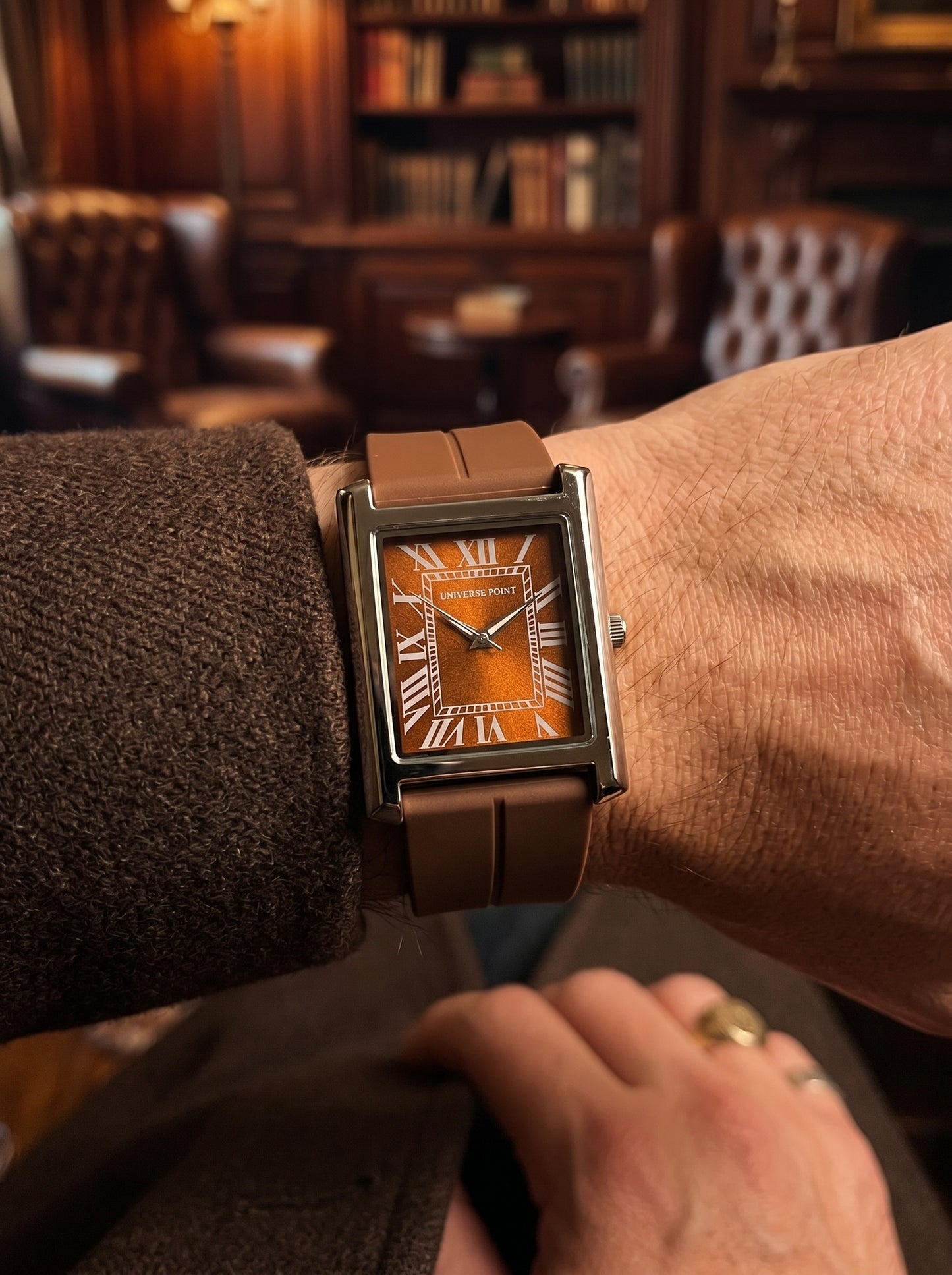 Universe Point Noir Rectangle Watch – Luxury Classic Collection
